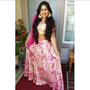 Gorgeous Indian Lehenga Set 3 Piece Pink And Gold!
